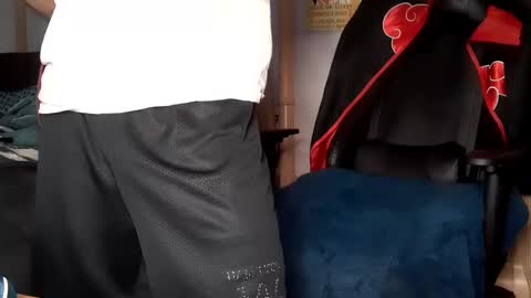 Snapshot of easybreezy20 chatting on 12.14.24 TWITTER INSTAGRAM easybreezy20 ONLINE 1230 AM TO 7AM online show from 12.14.24