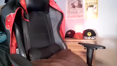 Snapshot of easybreezy20 chatting on 10.05.25 TWITTER INSTAGRAM easybreezy20 ONLINE 1230 AM TO 7AM online show from 10.05.25