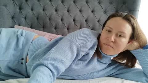 Nadia Ferreira  online show from 04.01.26