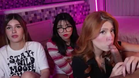 Snapshot of eazinitylive chatting on 07.16.26 online show from 07.16.26