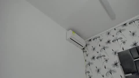 Snapshot of ebanolily chatting on 02.12.26 ebanolily online show from 02.12.26