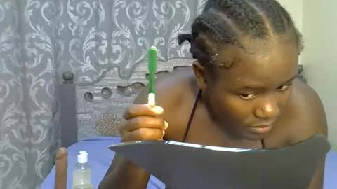 Queen online show from 12.17.25