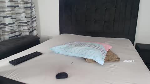 Angelina online show from 12.19.25