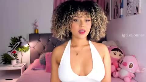 Snapshot of ebony_curly2 chatting on 08.01.26 isa online show from 08.01.26