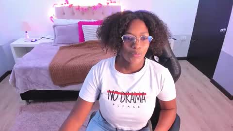 Snapshot of ebony_fantasy2 chatting on 09.23.25 ebony_fantasy2 online show from 09.23.25