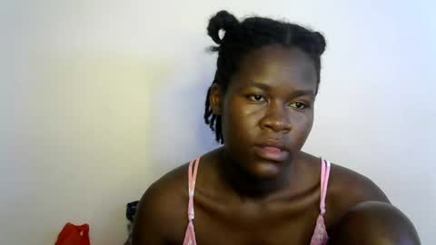 Snapshot of ebony_lynne chatting on 06.12.26 ebony_lynne online show from 06.12.26