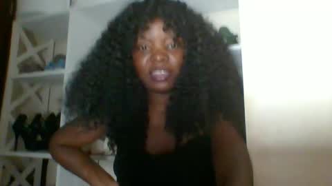 Snapshot of ebony_malkia chatting on 12.04.25 Malikia online show from 12.04.25