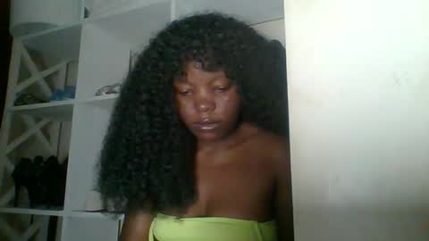 Snapshot of ebony_malkia chatting on 12.15.25 Malikia online show from 12.15.25