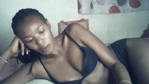 ebony_phoenix12 online show from 12.19.25