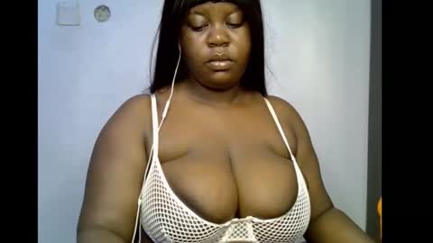 Snapshot of ebony_plumx12 chatting on 01.05.26 Prisy online show from 01.05.26