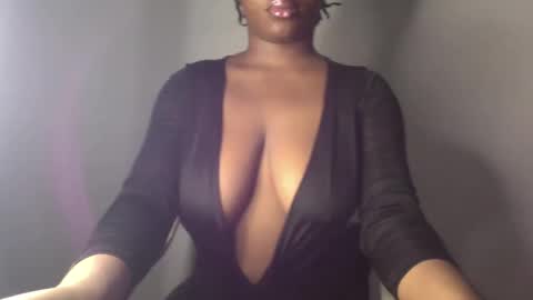 Snapshot of ebony_pussy98 chatting on 02.24.25 delilah online show from 02.24.25