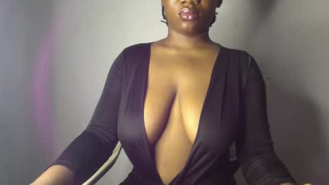 Snapshot of ebony_pussy98 chatting on 02.26.25 delilah online show from 02.26.25