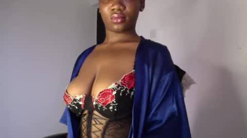 Snapshot of ebony_pussy98 chatting on 03.13.26 delilah online show from 03.13.26