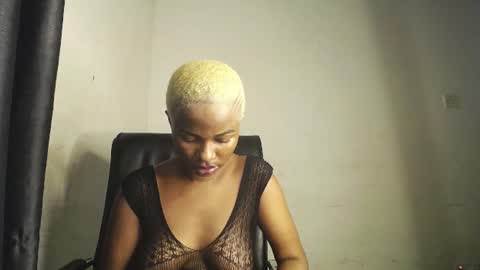 Snapshot of ebony_slimgirl0 chatting on 06.17.26 Lilly online show from 06.17.26