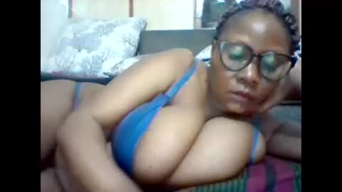 Snapshot of ebonybussy chatting on 03.01.25 MAMITO online show from 03.01.25