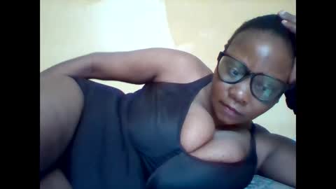 Snapshot of ebonybussy chatting on 09.23.25 MAMITO online show from 09.23.25
