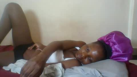 Snapshot of ebonycutegal4 chatting on 05.24.26 MELLEN online show from 05.24.26