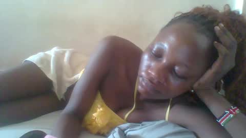 Snapshot of ebonycutegal4 chatting on 05.26.26 MELLEN online show from 05.26.26