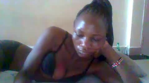Snapshot of ebonycutegal4 chatting on 06.08.26 MELLEN online show from 06.08.26