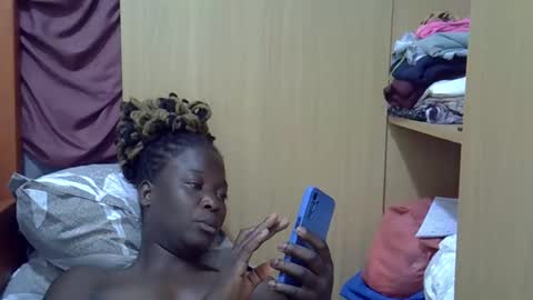 ebonydora online show from 10.19.25