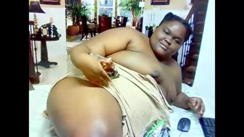 ebonyhotbuns4u2luv online show from 02.12.25