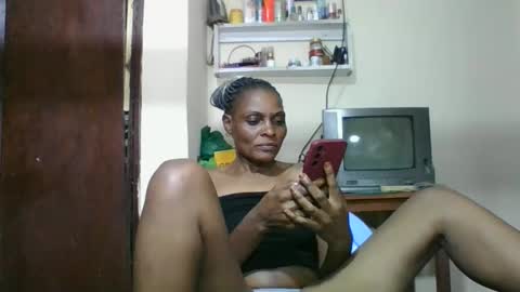 Snapshot of ebonyqueen4 chatting on 10.01.25 JACKLINE online show from 10.01.25