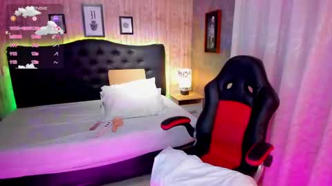 Snapshot of edelaine_rogers chatting on 01.17.25 ede online show from 01.17.25