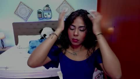 Snapshot of edelaine_rogers chatting on 11.18.25 ede online show from 11.18.25