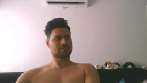 Snapshot of edgaroos chatting on 02.13.25 ZohanMohamed online show from 02.13.25