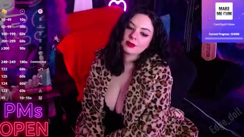 Snapshot of edge_doll chatting on 12.05.25 Edge Doll online show from 12.05.25