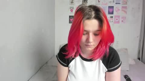 Snapshot of edna_dana chatting on 02.07.25 Edna online show from 02.07.25