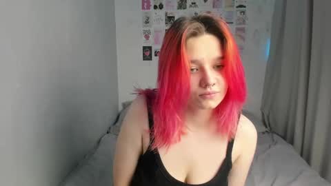 Snapshot of edna_dana chatting on 02.11.25 Edna online show from 02.11.25