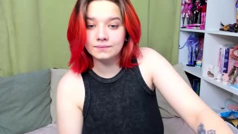 Snapshot of edna_dana chatting on 10.14.25 Edna online show from 10.14.25