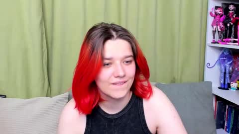 Snapshot of edna_dana chatting on 10.15.25 Edna online show from 10.15.25