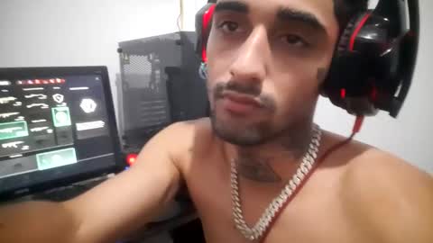 Snapshot of edward_johnsonn chatting on 09.23.25 edward_johnsonn online show from 09.23.25