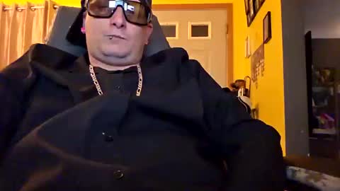 edwardaims_2please online show from 10.18.25