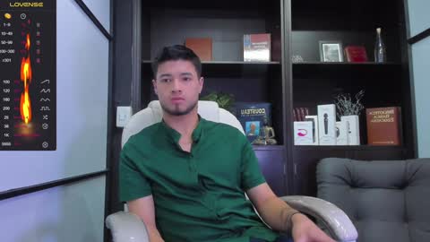 Snapshot of edwardross_ chatting on 01.27.25 Edward Ross online show from 01.27.25