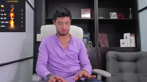 Snapshot of edwardross_ chatting on 02.14.25 Edward Ross online show from 02.14.25