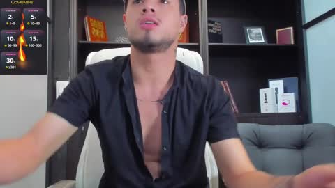 Snapshot of edwardross_ chatting on 03.01.25 Edward Ross online show from 03.01.25
