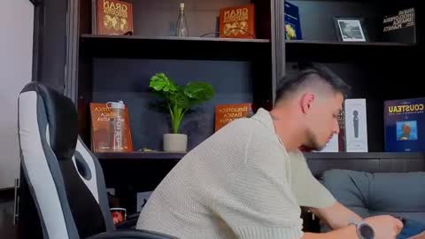 Snapshot of edwardross_ chatting on 10.02.25 Edward Ross online show from 10.02.25