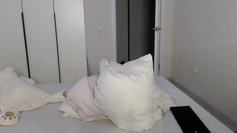 Snapshot of eelena4kiss chatting on 02.24.25 eelena4kiss online show from 02.24.25