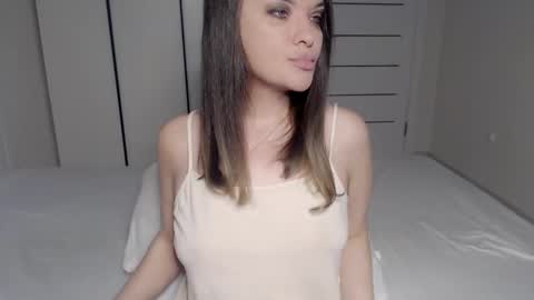 Snapshot of eelena4kiss chatting on 10.11.25 eelena4kiss online show from 10.11.25