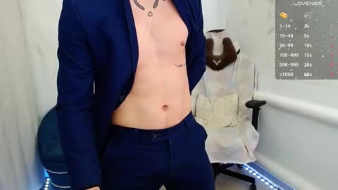 Snapshot of eesprit chatting on 02.13.25 Daniel and Alex online show from 02.13.25