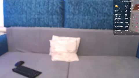 Snapshot of eesprit chatting on 03.10.25 Daniel and Alex online show from 03.10.25