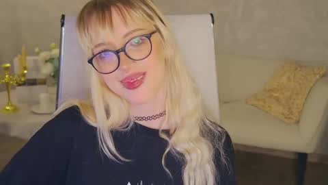 Snapshot of eevamarie chatting on 05.01.26 EVA NON NUDE online show from 05.01.26