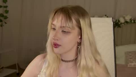 Snapshot of eevamarie chatting on 05.09.26 EVA NON NUDE online show from 05.09.26