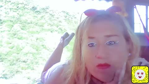 Snapshot of effata chatting on 10.29.25 effata online show from 10.29.25