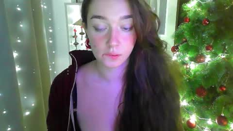 Snapshot of effie_balconii chatting on 12.26.24 effie_balconii online show from 12.26.24