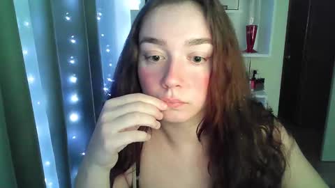 Snapshot of effie_balconii chatting on 01.10.25 effie_balconii online show from 01.10.25