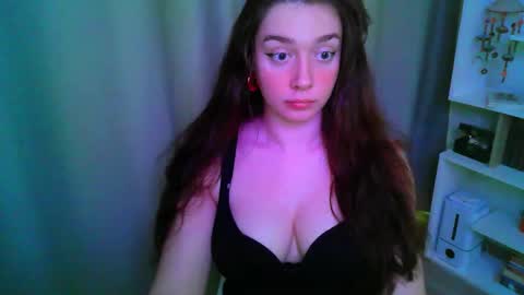 Snapshot of effie_balconii chatting on 10.06.25 effie_balconii online show from 10.06.25